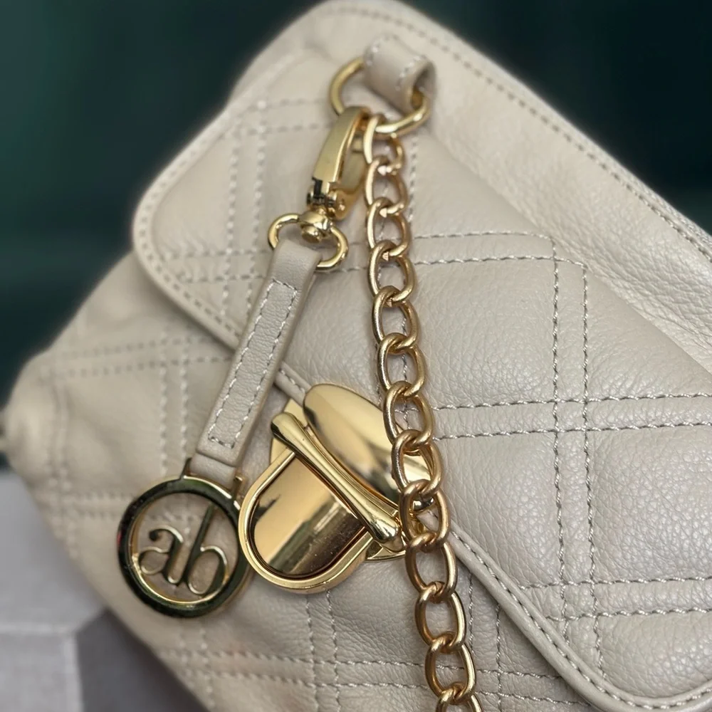 Audrey Brooke Cream Quilted Crossbody Bag - Picture 6 of 16